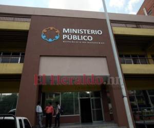 El Ministerio Público informó que en el caso de Montalván su procesamiento es por un delito de violación de los deberes de los funcionarios y a Meza Murillo por dos delitos de violación de los deberes de los funcionarios.