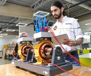 El programa Becas Fundación Nasser-Unitec es una iniciativa dirigida a hombres y mujeres entre los 18 y 30 años.