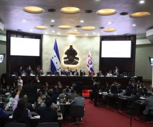Para hacer reformas electorales y elegir a las autoridades del CNE se necesitan 86 votos.