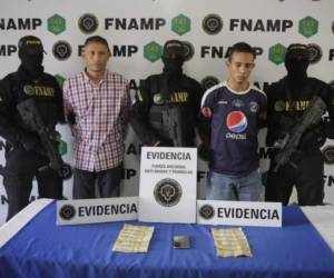 Los detenidos fueron plenamente identificados y les decomisaron dinero en efectivo. Foto: EL HERALDO