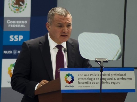 (FILES) In this file picture taken on November 13, 2019 Mexican President Andres Manuel Lopez Obrador attends his daily morning press conference at the National Palace in Mexico City. - Lopez Obrador said on August 17, 2020 that he would be among the first to receive a Russian coronavirus vaccine if it is shown to be effective. Russia's announcement last week that it was the first in the world to approve a coronavirus vaccine was met with caution from Western scientists who said it still needed to be proved safe and effective. (Photo by Pedro PARDO / AFP)