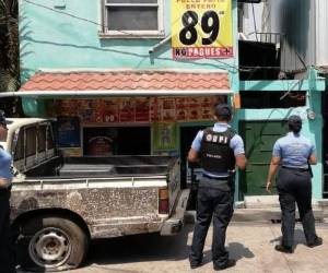 El negocio allanado está ubicado en la colonia San Miguel de Tegucigalpa.