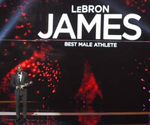 LeBron James es elegido como atleta masculino del año (Foto: Agencia AFP)