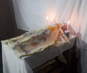 El niño Lían Samir Flores (2) fue velado en la que fue su casa de habitación en el caserío de El Guayabo, en San José de Soroguara.