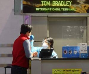 Muchos países han incrementado sus test para intentar detectar la nueva variante. Foto: AFP