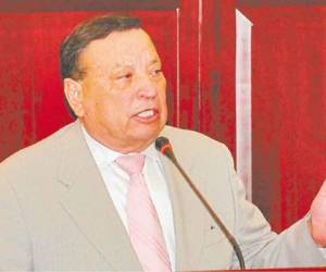 Para Augusto Aguilar, expresidente del TSE, el gobierno hizo lo correcto al posponer la emisión de una nueva identidad porque no es conveniente hacerlo.