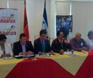Los miembros de la Alianza de Oposición realizaron este jueves conferencia de prensa. Foto: Johny Magallanes/EL HERALDO