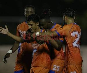 José Pinto a los 36 minutos anotó el segundo para los Lobos. Foto Johny Magallanes| EL HERALDO