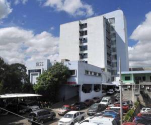 En las últimas semanas los derechohabientes del IHSS denunciaron la falta de medicamento y daño en el equipo médico en el Hospital de Especialidades, ubicado en el Barrio La Granja.