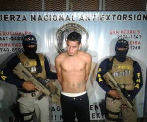 El detenido fue identificado como Ersi Josué Zerón, de 20 años, alias Baby El Demente y supuestamente implicado en la masacre de la 1 de Diciembre.