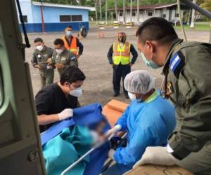 Un médico supervisó el traslado del menor desde La Ceiba.