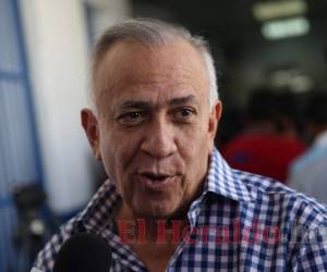 Para darle paso a las negociaciones, el presidente del Congreso, Mauricio Oliva, canceló la sesión que estaba programada para el miércoles.