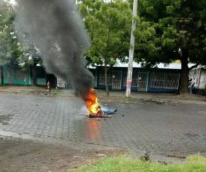 Así son las impactantes imágenes que circulan en redes sociales sobre el asesinato de un nicaragüense.