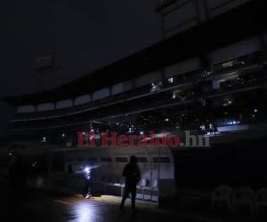 A oscuras se encuentra el estadio Olímpico de San Pedro Sula debido a fallas eléctricas.