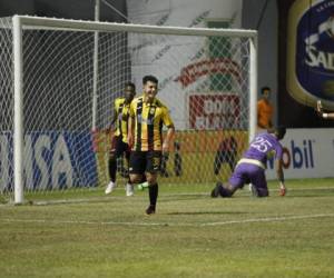Así festejó Jhow Benavidez el gol anotado desde los once pasos. Foto Grupo OPSA