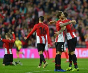 El Athletic, que anuló al Sevilla en la primera parte, antes de sufrir un poco más en la segunda, logró tres puntos de oro para seguir alejándose de los puestos de descenso. Foto: AFP