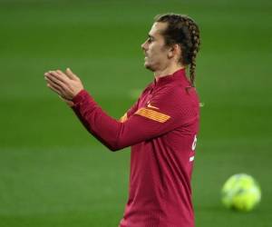 Este fue el peinado con el que llegó Greizmann a la cancha.