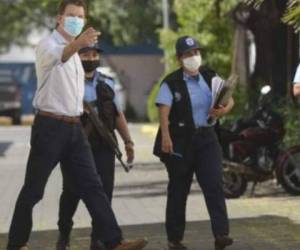 El gerente del diario La Prensa de Nicaragua, Juan Lorenzo Holmann, fue detenido el sábado.