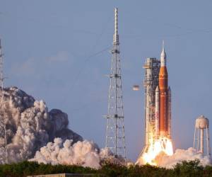 La misión Artemis II de la NASA alcanzó este miércoles la órbita de la Tierra cerca de 10 minutos después de despegar desde Florida, Estados Unidos, para comenzar su viaje de 10 días que le llevará alrededor de la Luna, lo que ocurre por primera vez en más de 50 años.