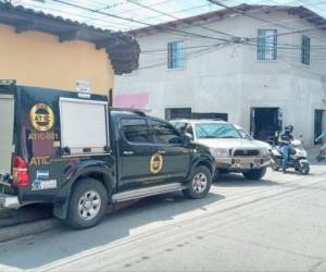 Los allanamientos se ejecutan en la vivienda de los sospechosos en la colonia Santa Lucía y en el bufete legal del presidente del CAH-Comayagua.