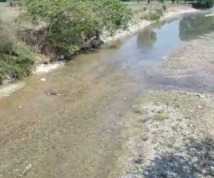 Por ahora, las aguas no pueden ser utilizadas por nadie. Foto cortesía Twitter José Antonio Galdames, ministro MiAmbiente