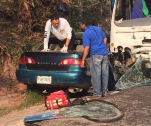 Según versiones no oficiales, la persona del turismo sería el fallecido.