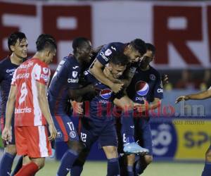 El Ciclón dio un paso fuerte a las semifinales con el contundente triunfo de esta noche en La Ceiba ante un irreconocible Vida.