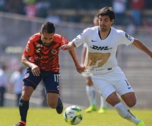 A lo largo de la primera mitad los universitarios fueron superiores a un equipo que apostó por dejar más elementos en su propio campo, en busca de una descolgada que tomara mal parados a los anfitriones.