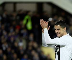 El astro portugués que ha marcado diez goles en la presente temporada con la Juventus, fue seleccionador por EA Sport de Italia, como el jugador más valioso. Foto:AFP