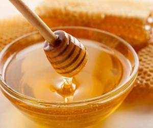 Para gozar de sus beneficios debes tener en cuenta que debe ser miel natural sin adulterar.