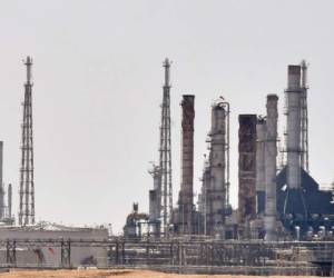 Esta fue la planta petrolera atacada, la cual se ubica al sur de Riad, en Arabia Saudita. Foto: AFP