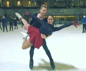 Johanna Castillo en una de sus presentaciones en la pista de hielo.