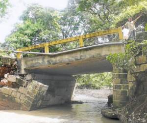 Puentes caídos son reportados cada año tras el paso de la temporada lluviosa en la zona oriental del país.