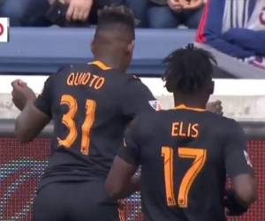Quioto y Elis celebran el primer gol del partido. Foto: Captura video