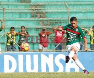Leverón anotó un golazo de tiro libre ante Real Sociedad en el Yankel Rosenthal. (Fotos: Delmer Martínez / Grupo Opsa)