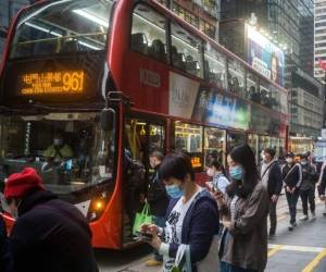 El hombre que colocó este artefacto de fabricación artesanal, también habría fallecido en la explosión, según la policía. FOTO: AFP