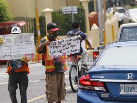 Los amigos Ángel y Delmer trabajaban en la Alcaldía. Foto: Johny Magallanes/EL HERALDO.