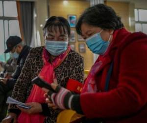 Entre los objetivos de las autoridades también está impulsar el consumo e incitar a las personas mayor a comprar. Foto: AFP