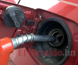 Honduras tiene los segundos impuestos más altos a los combustibles, solo superado por Costa Rica. Prevén que las alzas seguirán. Foto: El Heraldo