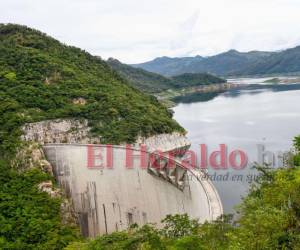 La represa “El Cajón”, con una capacidad de 300 megavatios, opera como el regulador del sistema eléctrico de Honduras.