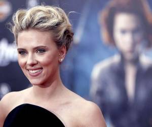 Scarlett Johansson inició una nueva polémica al demandar a Disney. Foto: AP