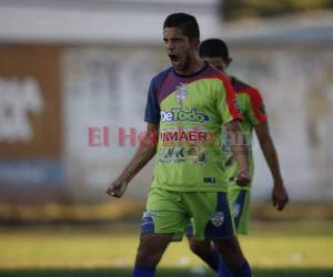 Juan Ramón Mejía celebró con eufória el gol que le dio la victoria a Real de Minas y que le permitió llegar a 10 tantos en el campeonato. Foto: Emilio Flores.