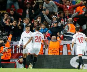 Atalanta's Colombian forward Luis Muriel controls the ball during the Italian Serie A football match Atalanta vs Sassuolo, played on June 21, 2020 at the Atleti Azzurri d'Italia stadium, behind closed doors as the country gradually eases its lockdown aimed at curbing the spread of the COVID-19 infection, caused by the novel coronavirus. (Photo by Miguel MEDINA / AFP)