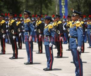 Las inversiones se hacen en mejorar la seguridad del país y fortalecer las FF AA y la Policía.