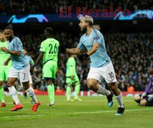 El atacante argentino Sergio Agüero del Manchester City festeja tras marcar un gol en el partido ante Schalke en los octavos de final de la Liga de Campeones en Manchester, Inglaterra, el martes 12 de marzo de 2019. (Martin Rickett/PA via AP)