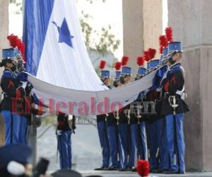 De acuerdo al Decreto Legislativo 84-95, estipulado durante el mandato del expresidente Carlos Roberto Reina, cada 1 de septiembre se celebrará el Día de la Bandera Nacional. FOTO: David Romero/EL HERALDO