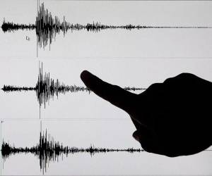 Dos sismos casi simultáneos sacuden Pastaza y Esmeraldas en Ecuador.