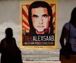 Alex Saab fue subido a un avión para su extradición a Estados Unidos, donde enfrentará cargos por lavado de dinero, confirmó un funcionario sénior estadounidense el sábado.
