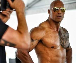 El artista afirma que “sexi” es un término con el cual no se identificó por mucho tiempo debido a sus complejos.