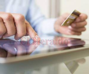 La disponibilidad y rapidez son algunas ventajas, pero el costo de envío puede encarecer la compra.